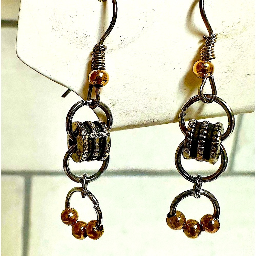 BNWT Two Toned Minimalist Dangly Earrings - Handcrafted With Love